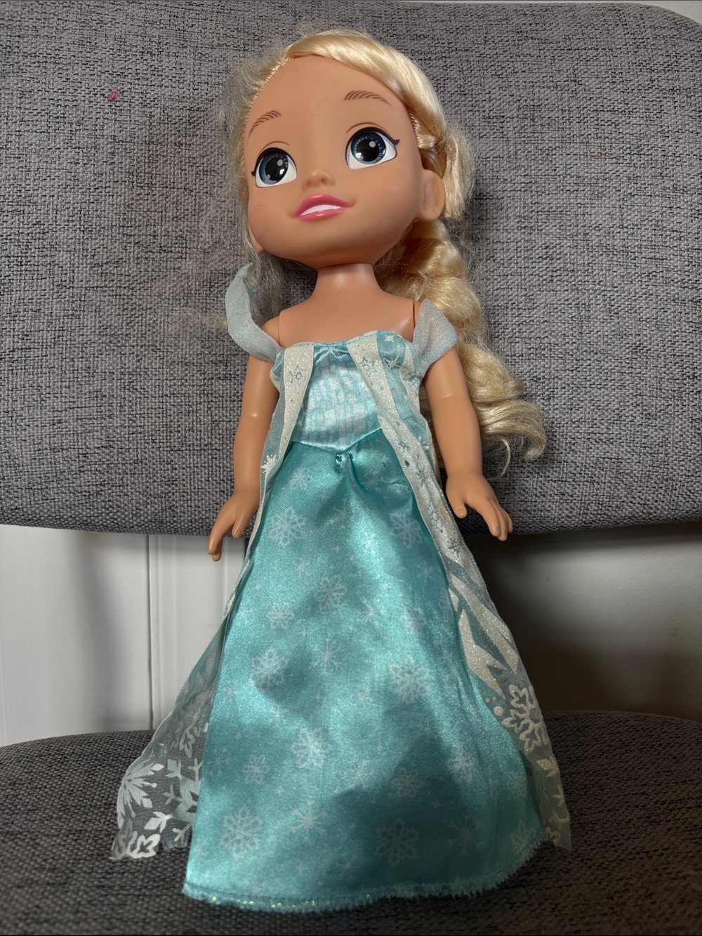 Jakks Pacific Disney Frozen Elsa 14" Toddler Doll